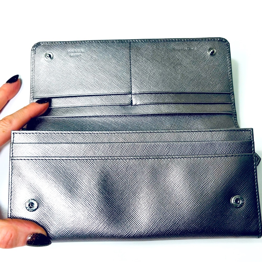 Prada Women's Metallic Wallet EUC - Picture 7 of 16